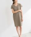 Vネックフレンチスリーブポンチワンピース