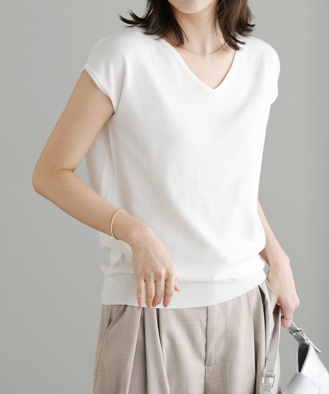 167cm / オフホワイト / Vネック / M