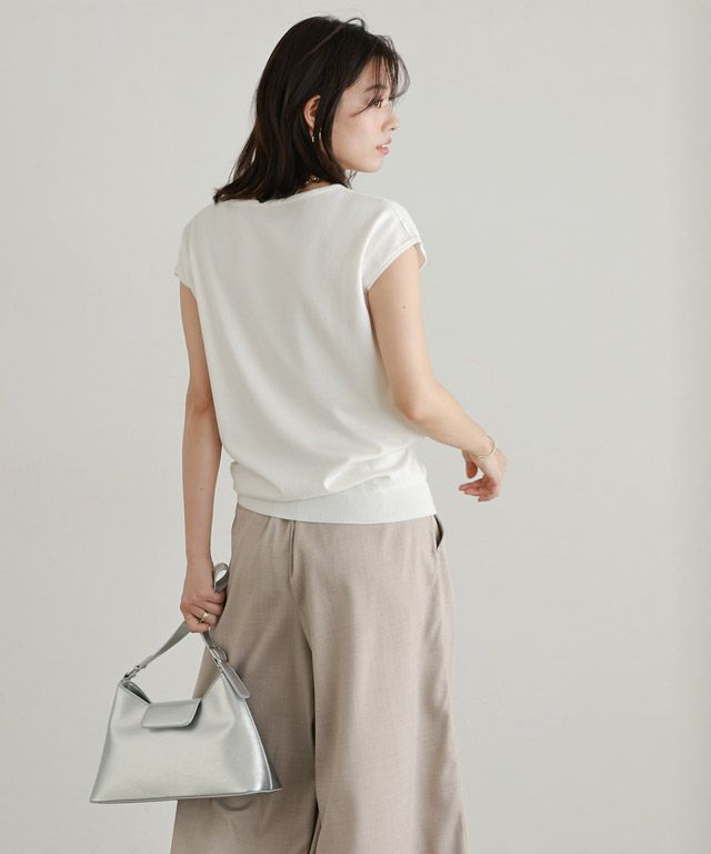 167cm / オフホワイト / Vネック / M