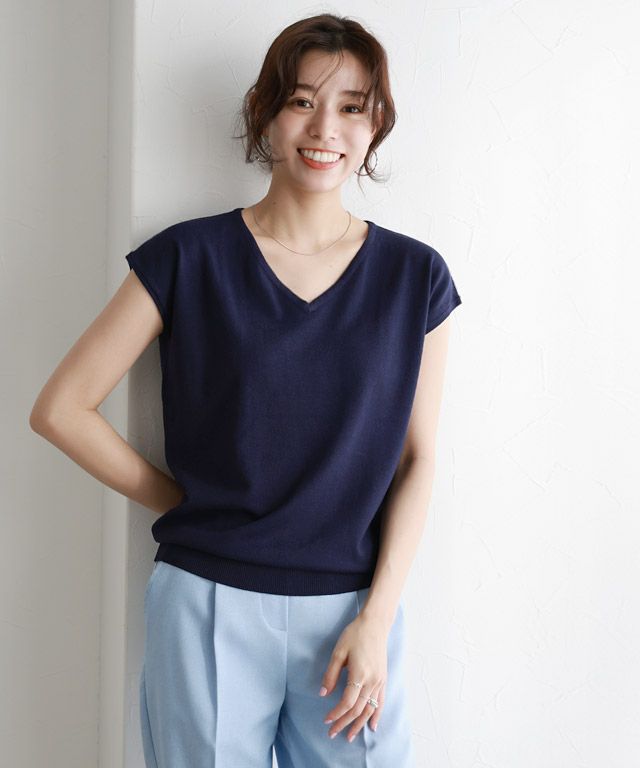 167cm / ネイビー / Vネック / M