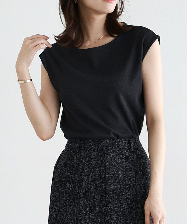 167cm / ブラック / クルーネック / M