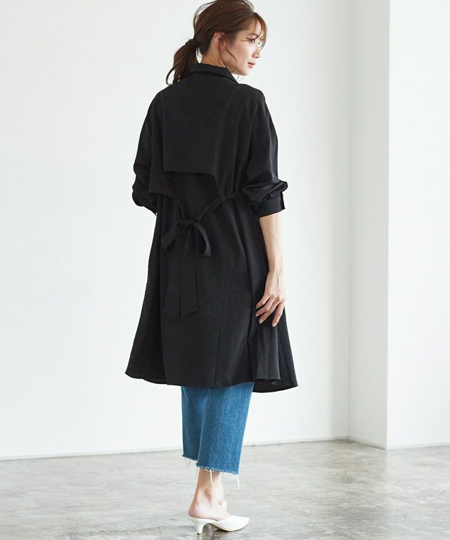 バックデザインロングシャツ