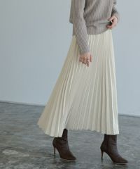 スエードタッチロングプリーツスカート