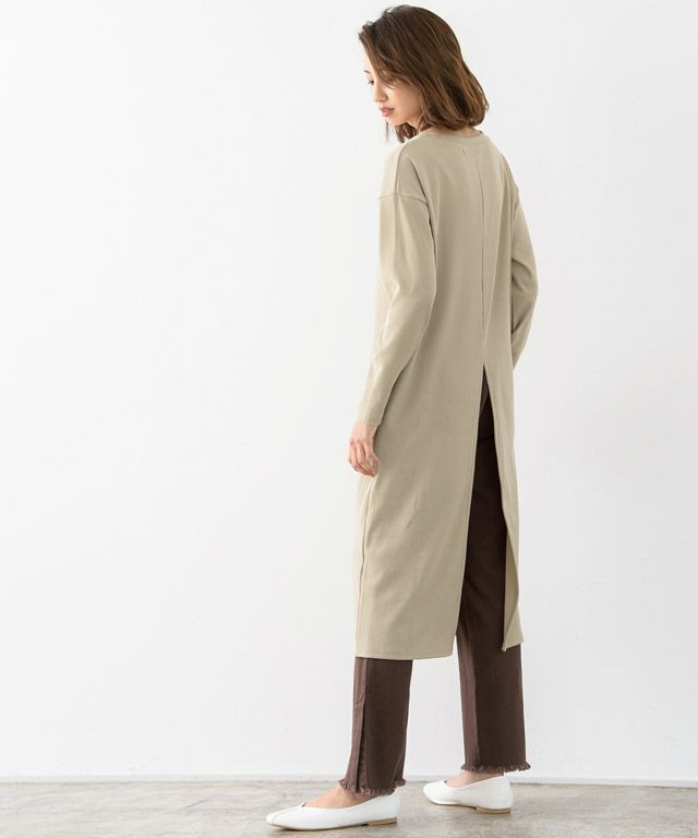 バックスリットロングトップス