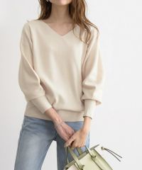 Vネックボリューム袖ニット