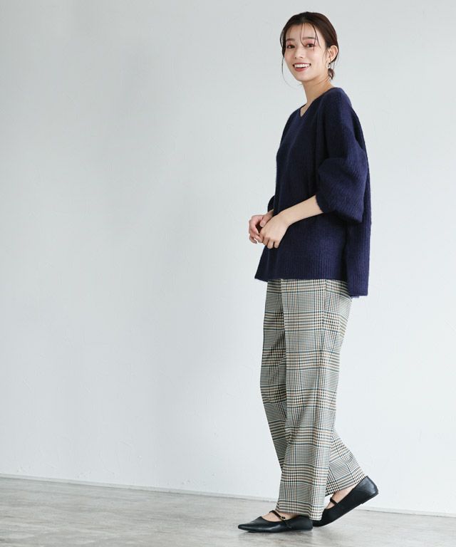 167cm / ネイビー / Vネック / M