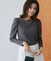 着心地に女性らしさもプラスする“パフスリーブテレコリブカットソー”