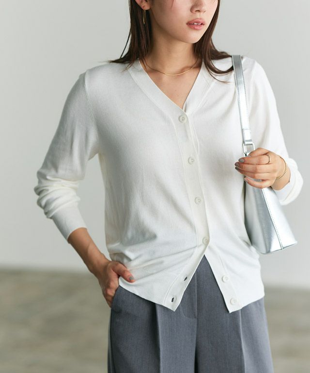 166cm / オフホワイト / ミドル丈 / Vネック / M