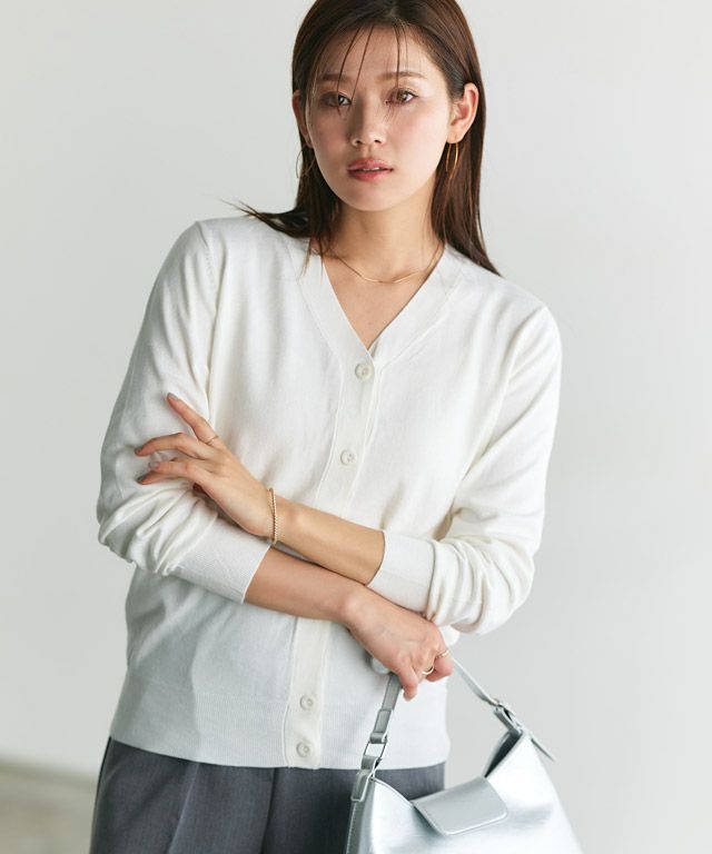 166cm / オフホワイト / ミドル丈 / Vネック / M