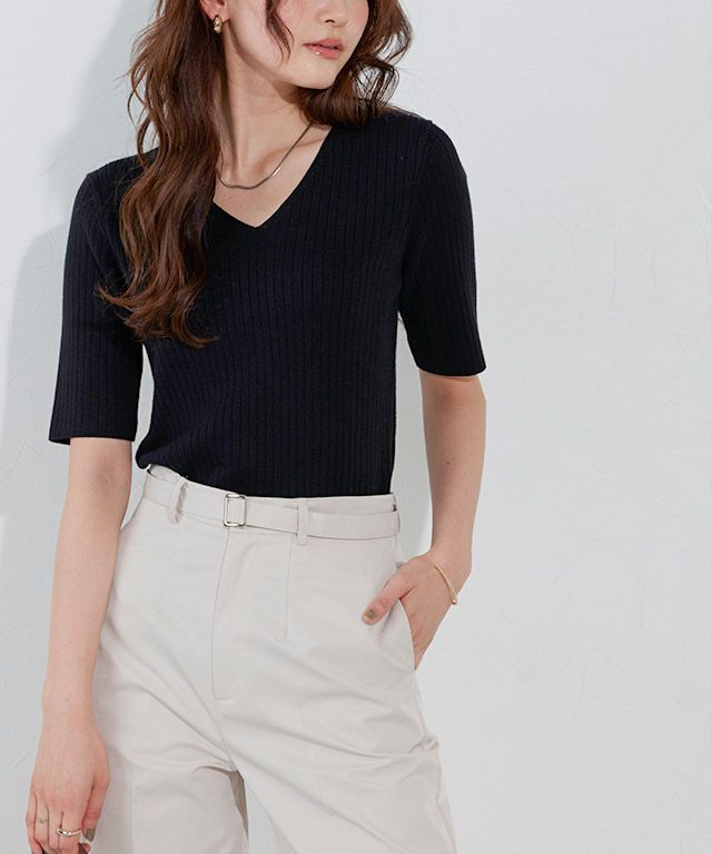 166cm / ブラック / Vネック / M