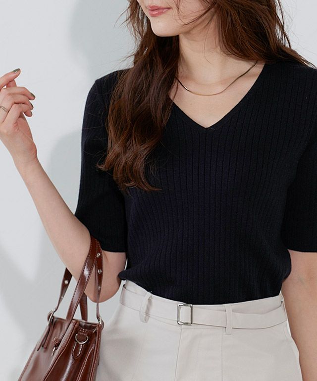 166cm / ブラック / Vネック / M