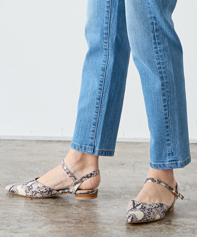 ストラップフラットシューズ
