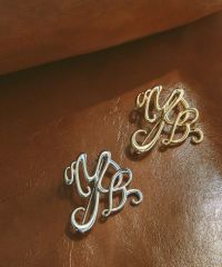 ロゴメタルブローチ