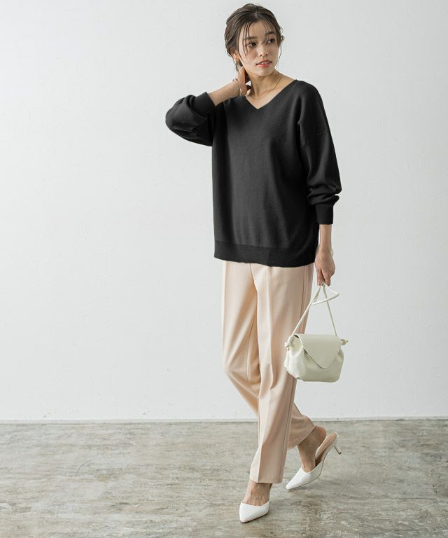 167cm / ブラック / Vネック / M