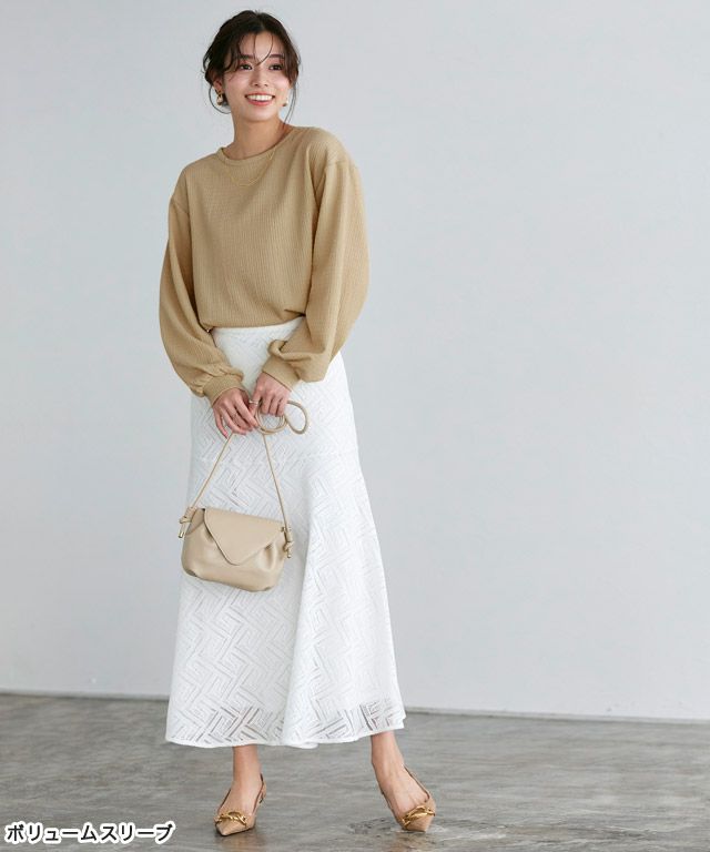 167cm / ベージュ / ボリュームスリーブ / M