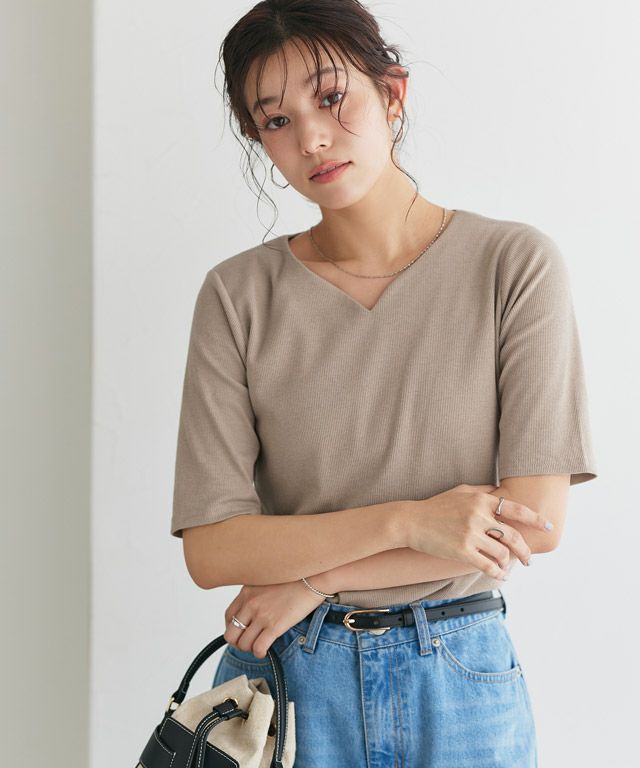 167cm / ライトベージュ / キーネック / M