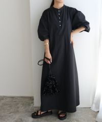 パールボタンギャザーワンピース