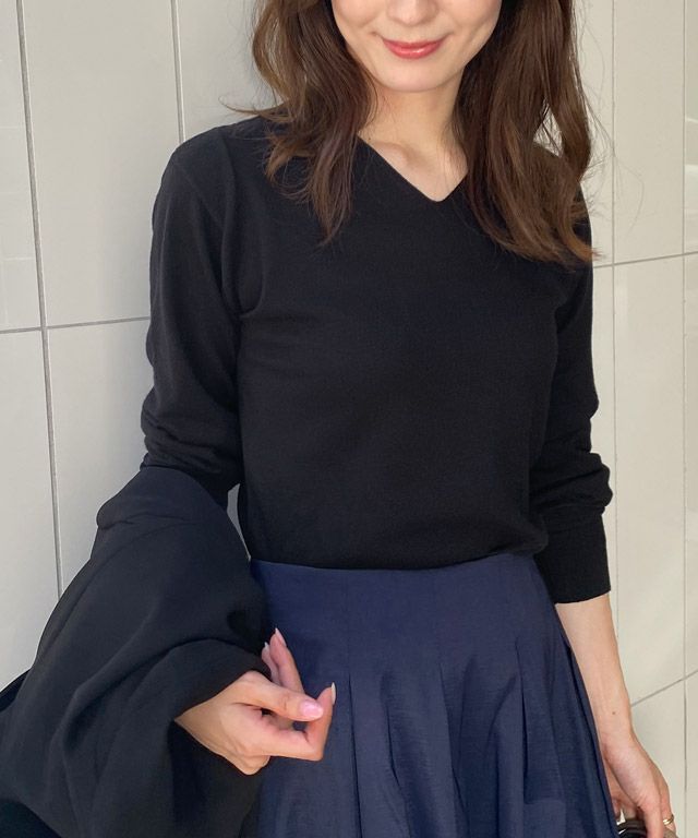 163cm / ブラック / Vネック / M