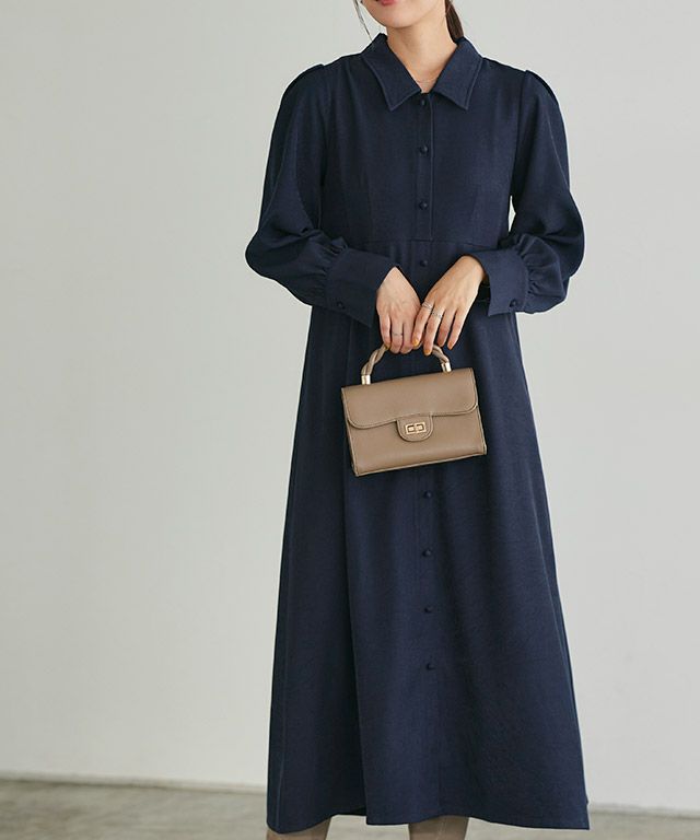 襟付きクルミボタンフレアワンピース