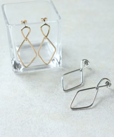 ドロップエイトモチーフピアス［Pierrot］【返品・交換不可】