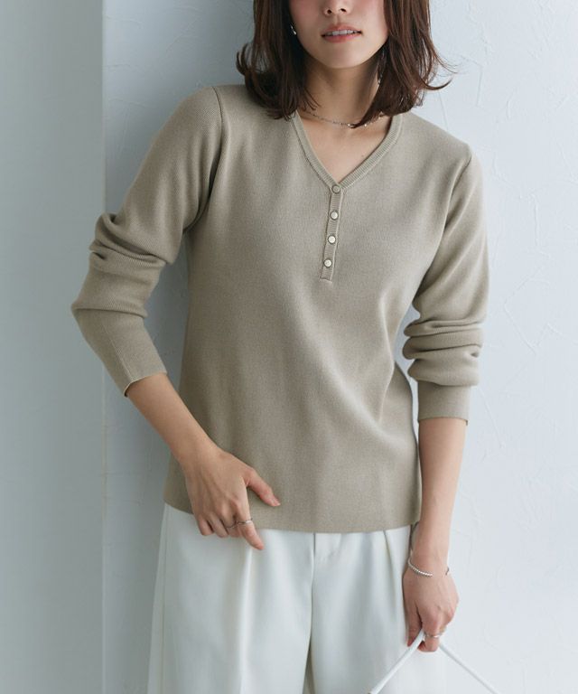 多機能ヘンリーVネックニットプルオーバー