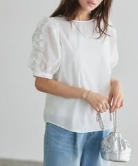 袖パールデザインフリルトップス