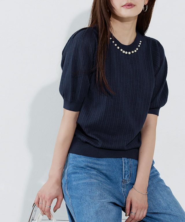 パールネックパフスリーブニット
