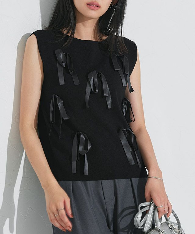 リボンモチーフノースリーブニット