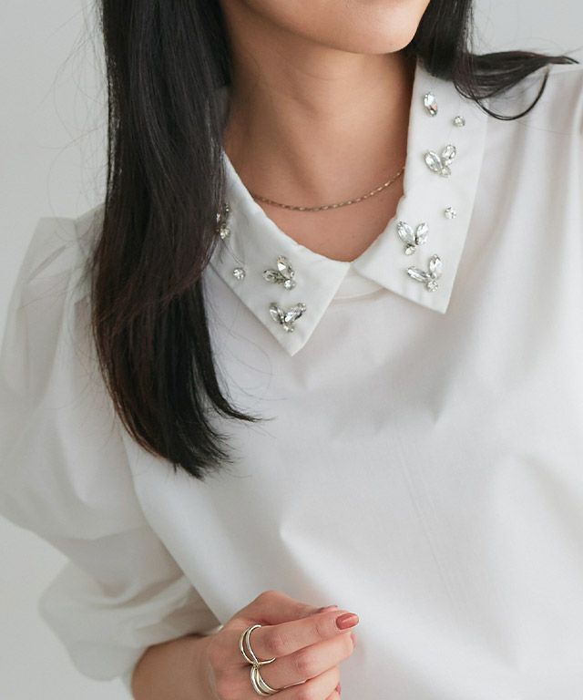 ビジュー襟ボリュームスリーブブラウス