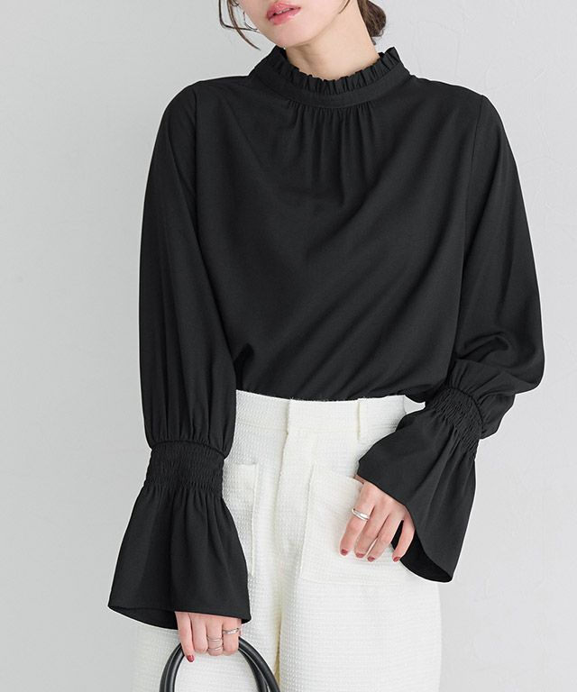 フリル襟シャーリングブラウス【Pierrot】