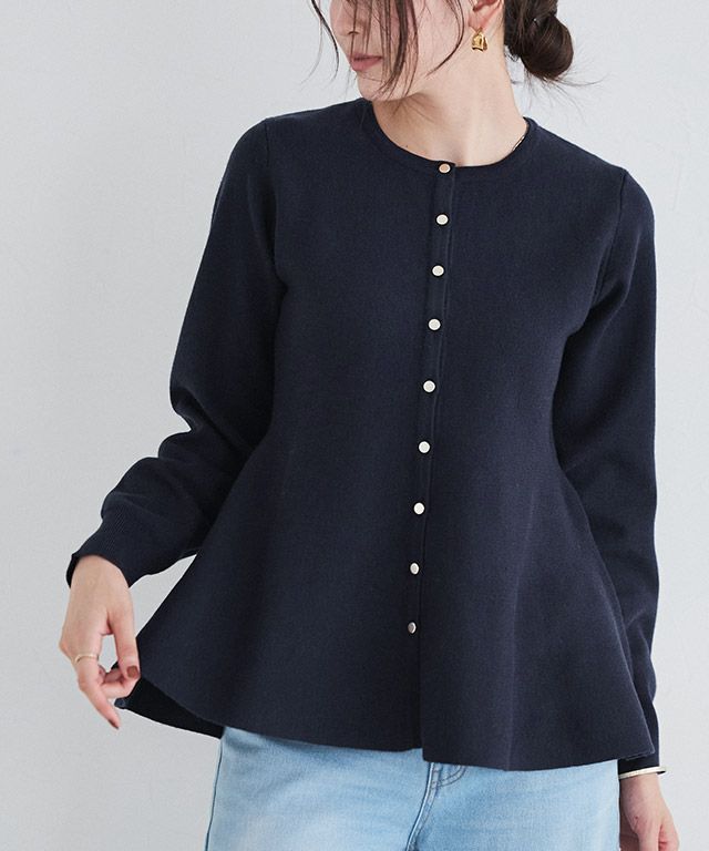 ゴールドボタンペプラムカーディガン【Pierrot】