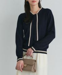 配色ボウタイニット