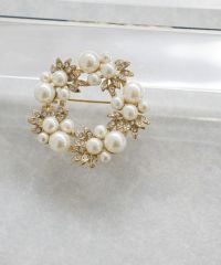 パールストーンリースブローチ