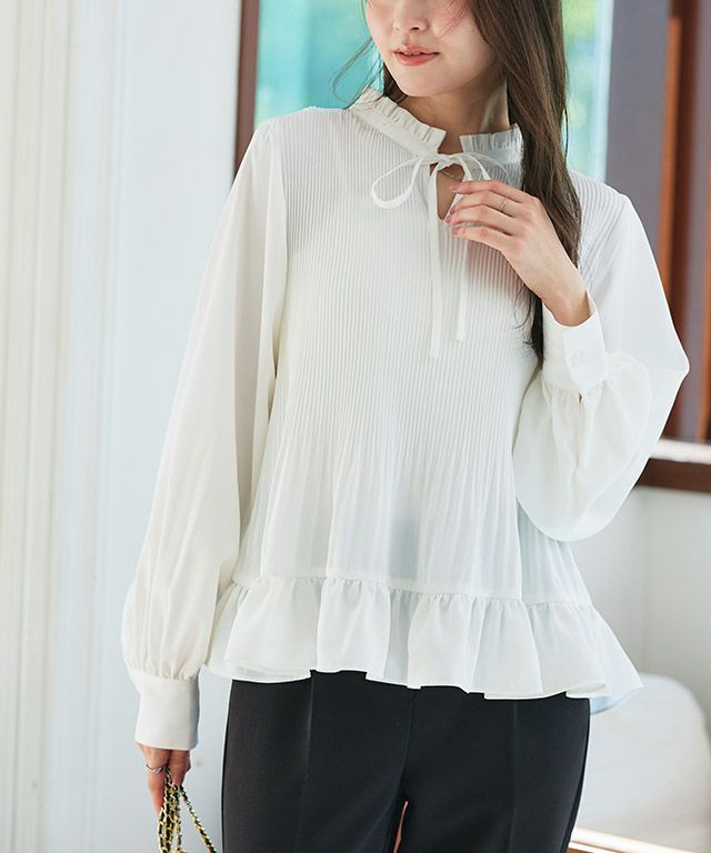 消しプリーツフリルネックブラウス